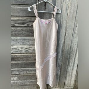 Y2K Victoria’s Secret pale pink embroidered slip night gown